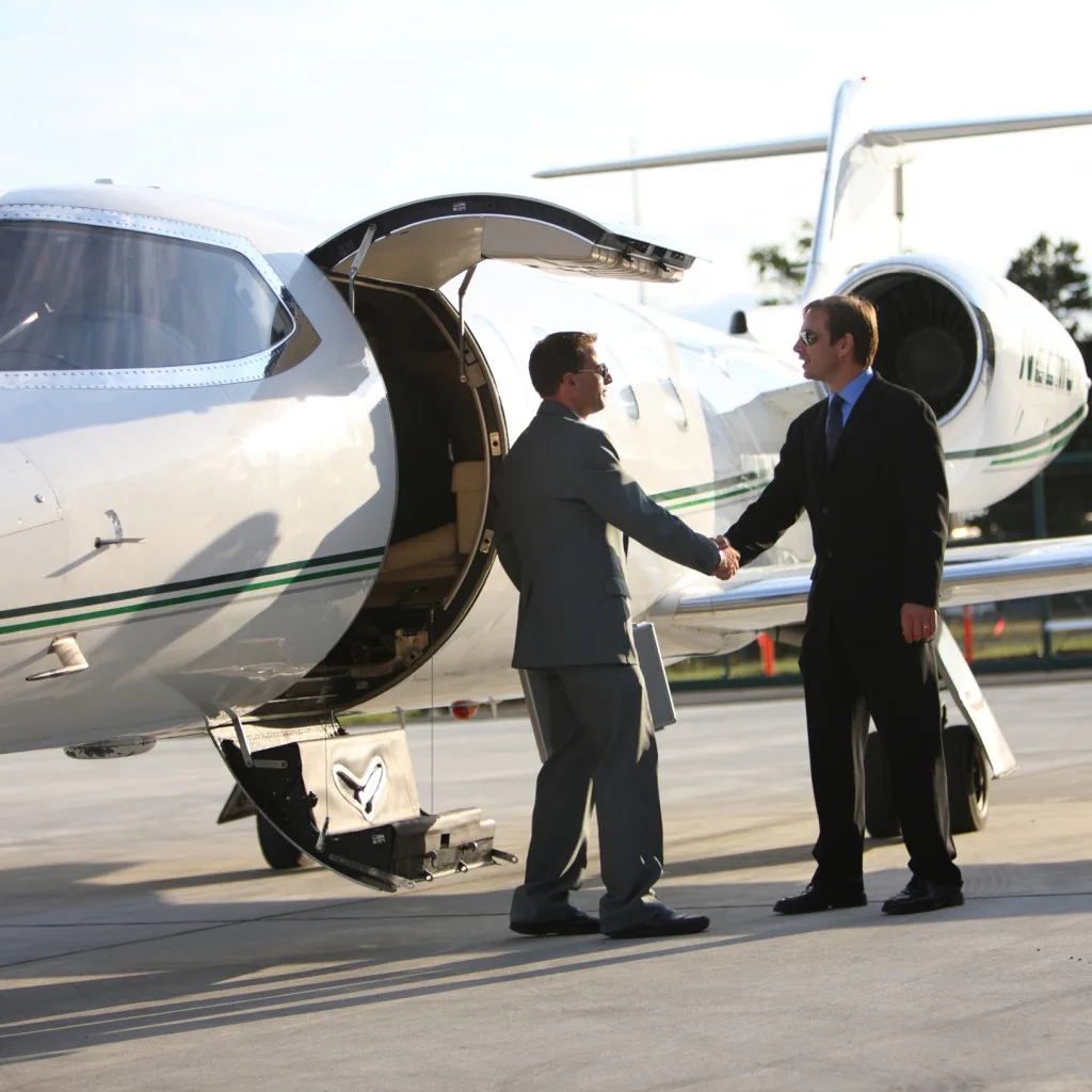 Getting Big Clients Landing Big Deals SQUARE
